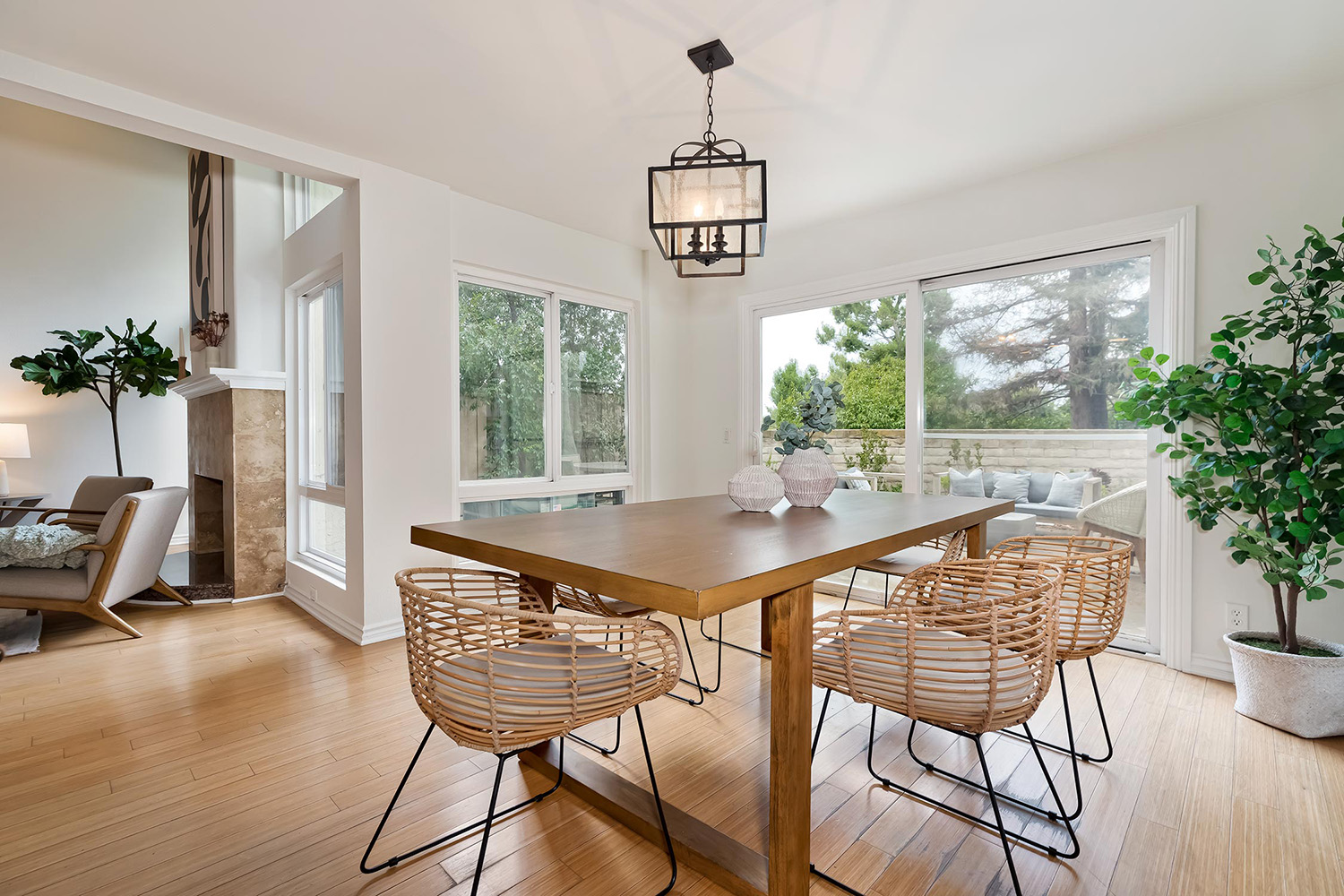 3 Bedrooms Bedrooms, ,2 BathroomsBathrooms,Condominium,Property Portfolio,1089