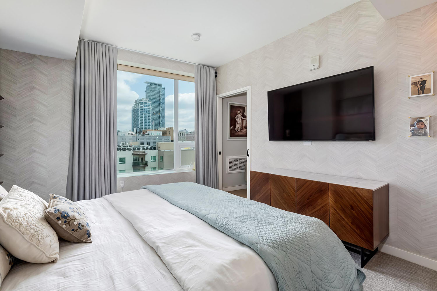 2 Bedrooms Bedrooms, ,2 BathroomsBathrooms,Condominium,Property Portfolio,1092