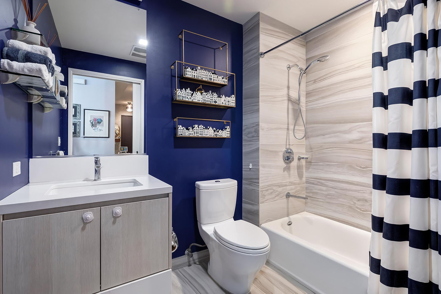 2 Bedrooms Bedrooms, ,2 BathroomsBathrooms,Condominium,Property Portfolio,1092
