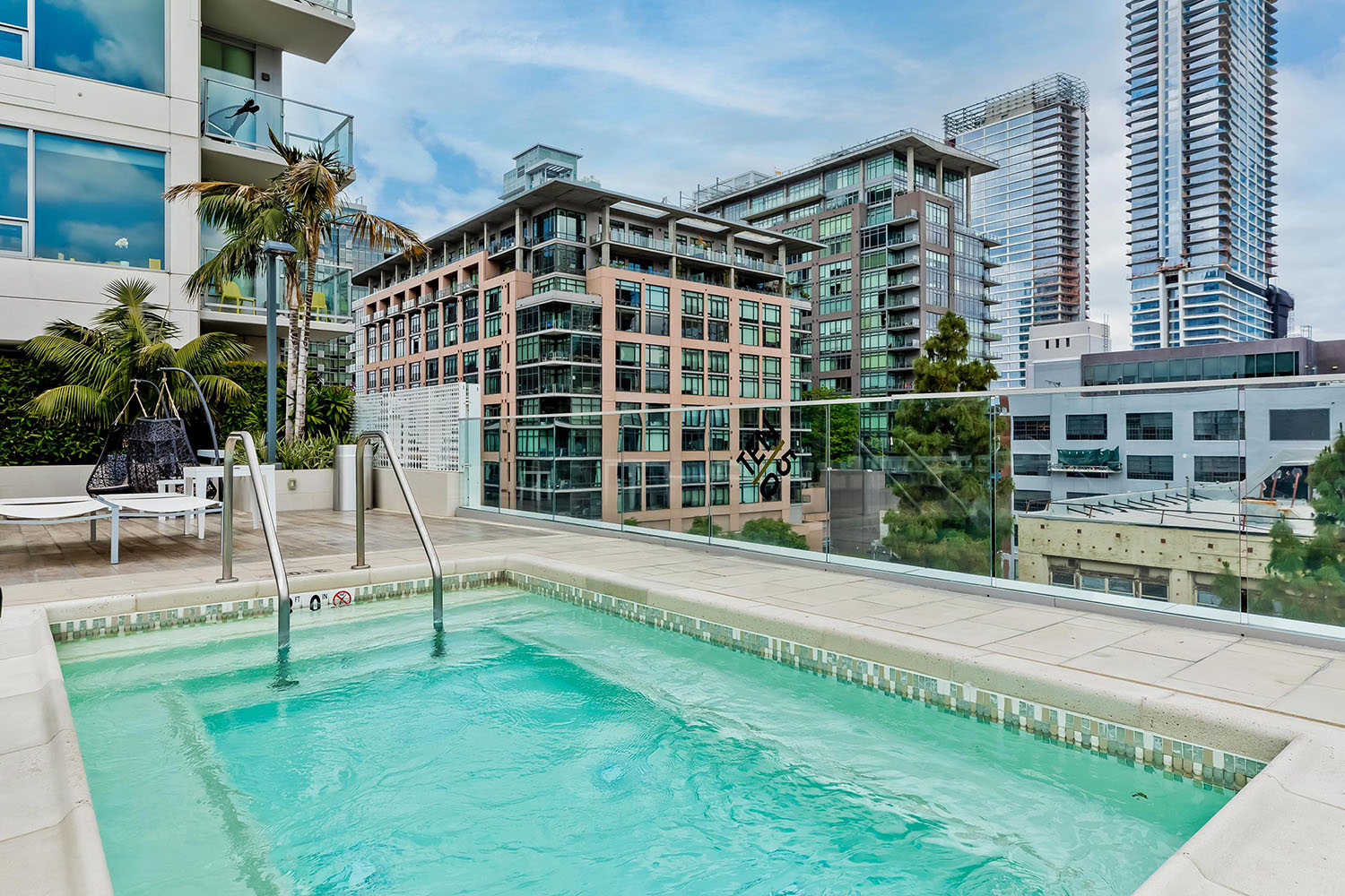 2 Bedrooms Bedrooms, ,2 BathroomsBathrooms,Condominium,Property Portfolio,1092