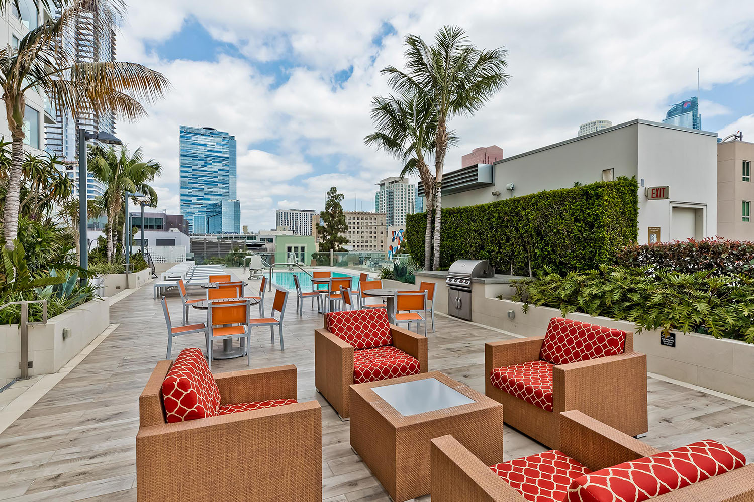 2 Bedrooms Bedrooms, ,2 BathroomsBathrooms,Condominium,Property Portfolio,1092
