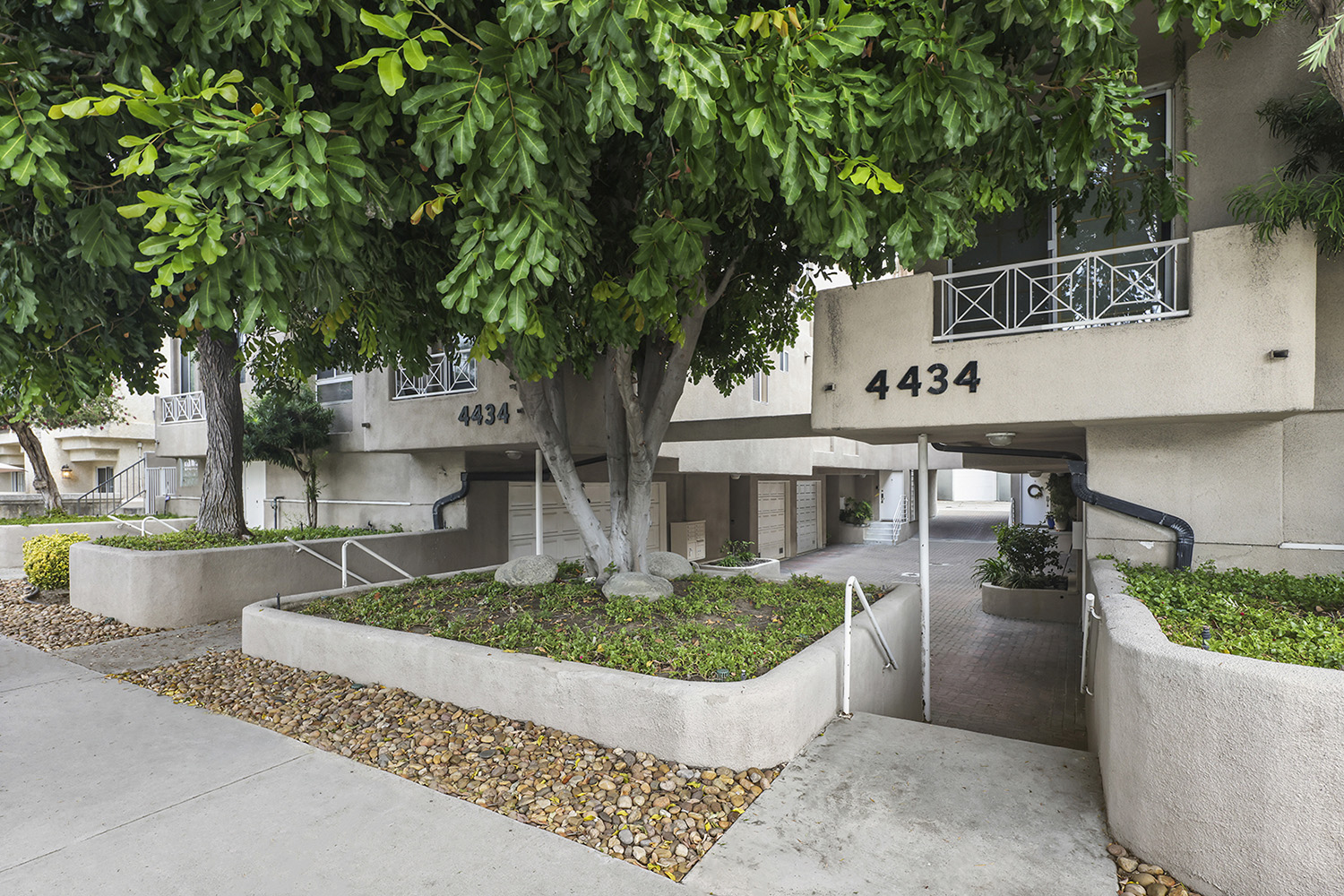 3 Bedrooms Bedrooms, ,3 BathroomsBathrooms,Condominium,Property Portfolio,1100