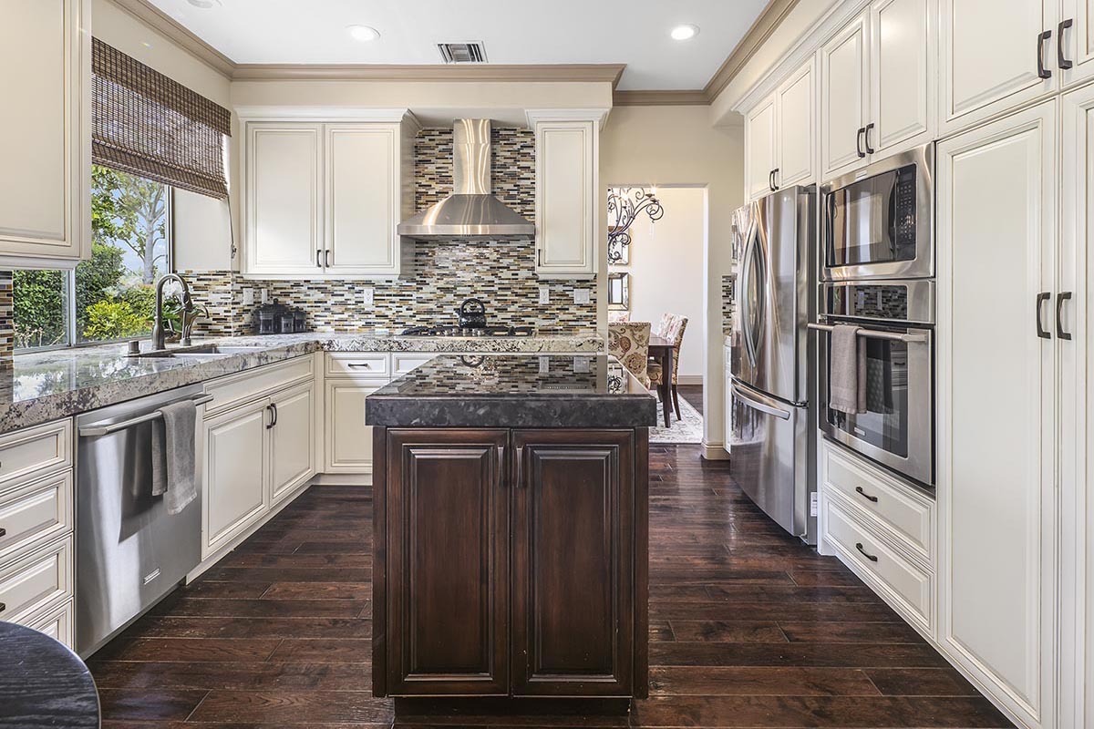 Kitchen 1