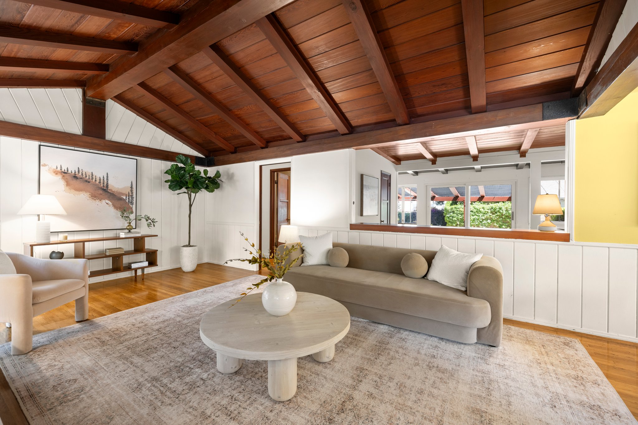 living room 