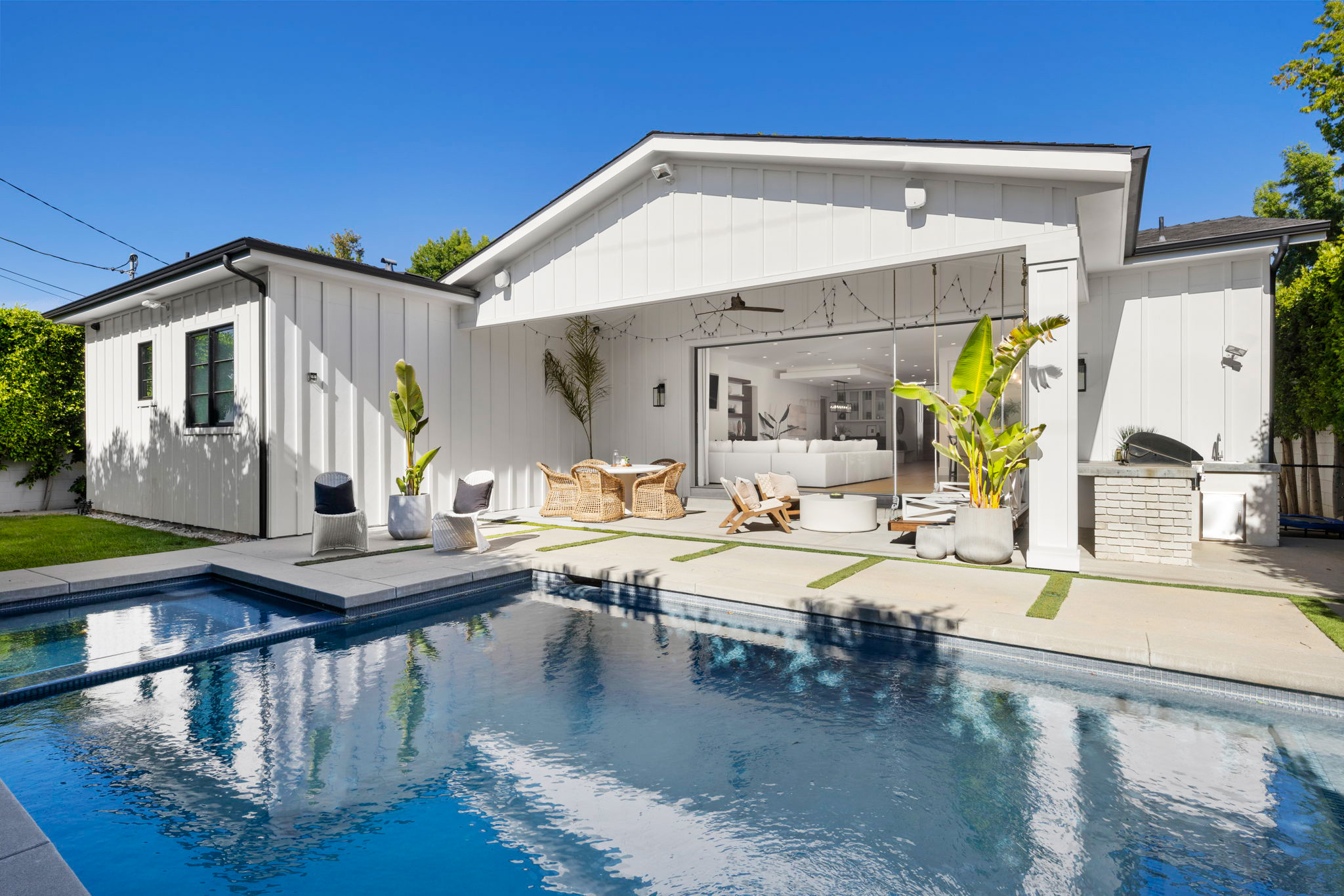 5 Bedrooms Bedrooms, ,5 BathroomsBathrooms,Single Family Home,Property Portfolio,1112