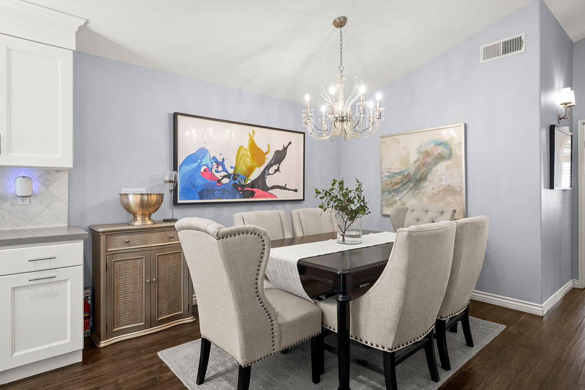 3 Bedrooms Bedrooms, ,2 BathroomsBathrooms,Condominium,Property Portfolio,1113