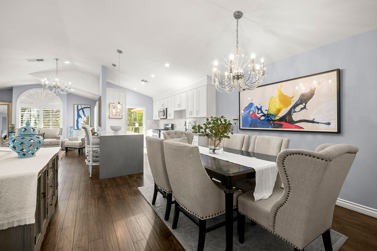 3 Bedrooms Bedrooms, ,2 BathroomsBathrooms,Condominium,Property Portfolio,1113