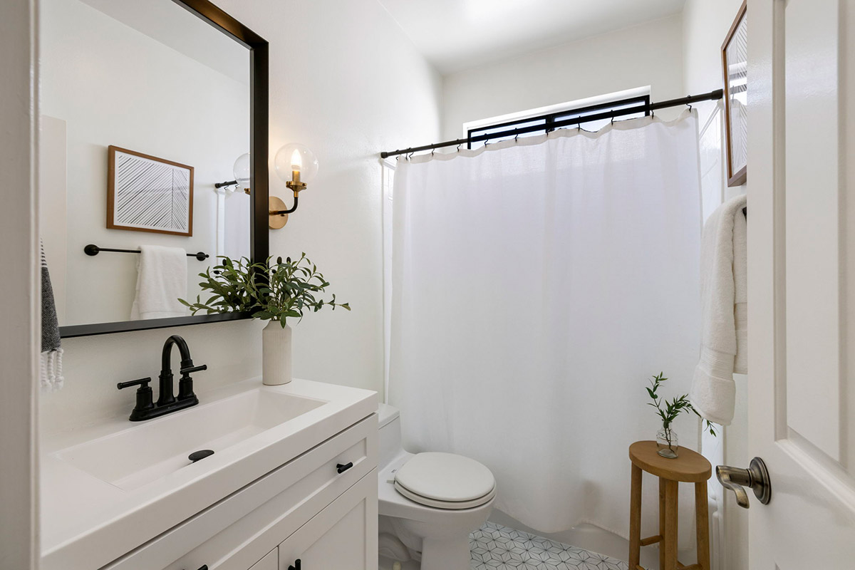 2 Bedrooms Bedrooms, ,2 BathroomsBathrooms,Condominium,Property Portfolio,1114
