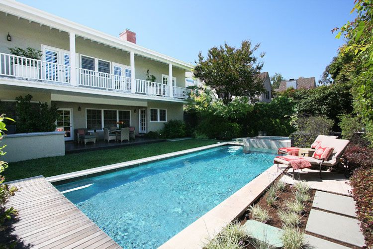 Yard / Pool
