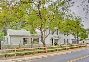 5 Bedrooms, Single Family Home, Property Portfolio, 5.5 Bathrooms, Listing ID 1010, Brentwood, Los Angeles, Real estate, agent, westside