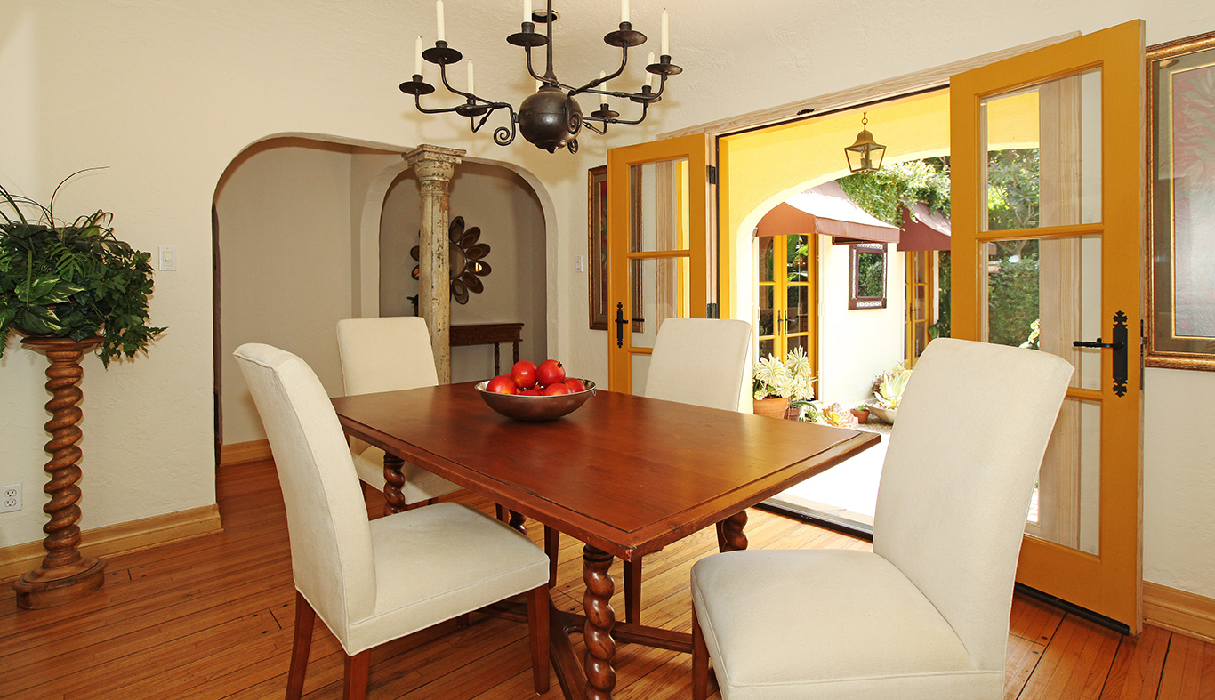 Breakfast Room
