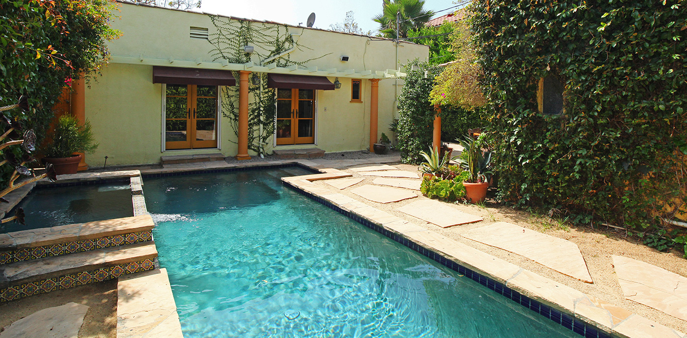 Yard / Pool 2