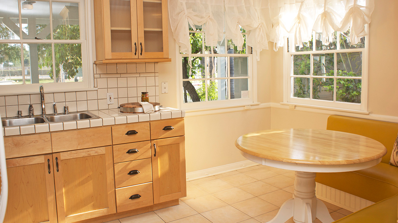3 Bedrooms, Single Family Home, Property Portfolio, 1.75 Bathrooms, Listing ID 1018, real estate agent, westside, los angeles, brentwood, santa monica, westwood