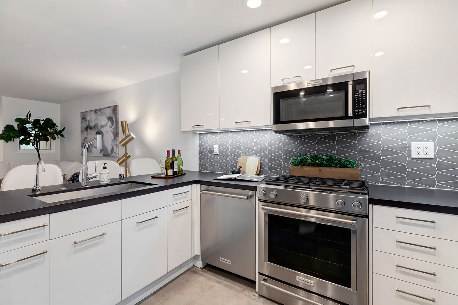 1017 Pearl Street,SANTA MONICA,California,90405,2 Bedrooms Bedrooms,2 BathroomsBathrooms,Condominium,Pearl Street,1061