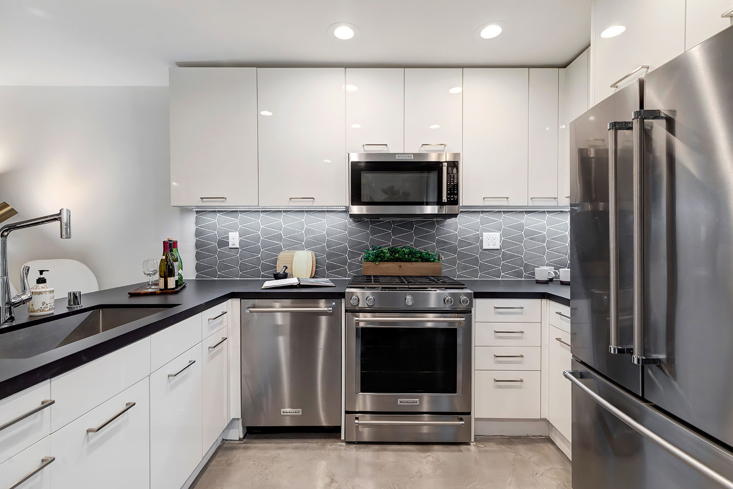 1017 Pearl Street,SANTA MONICA,California,90405,2 Bedrooms Bedrooms,2 BathroomsBathrooms,Condominium,Pearl Street,1061