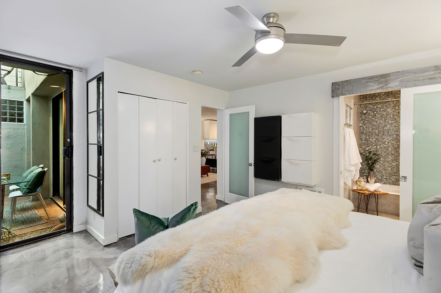 1017 Pearl Street,SANTA MONICA,California,90405,2 Bedrooms Bedrooms,2 BathroomsBathrooms,Condominium,Pearl Street,1061