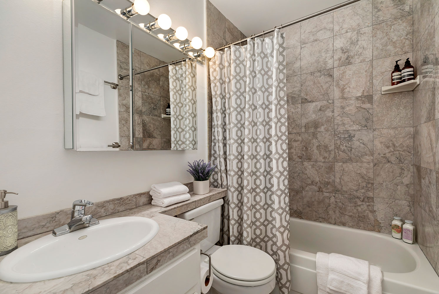 1017 Pearl Street,SANTA MONICA,California,90405,2 Bedrooms Bedrooms,2 BathroomsBathrooms,Condominium,Pearl Street,1061