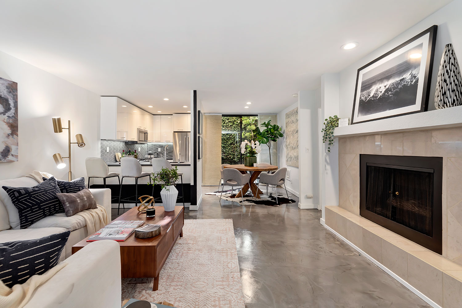 1017 Pearl Street,SANTA MONICA,California,90405,2 Bedrooms Bedrooms,2 BathroomsBathrooms,Condominium,Pearl Street,1061