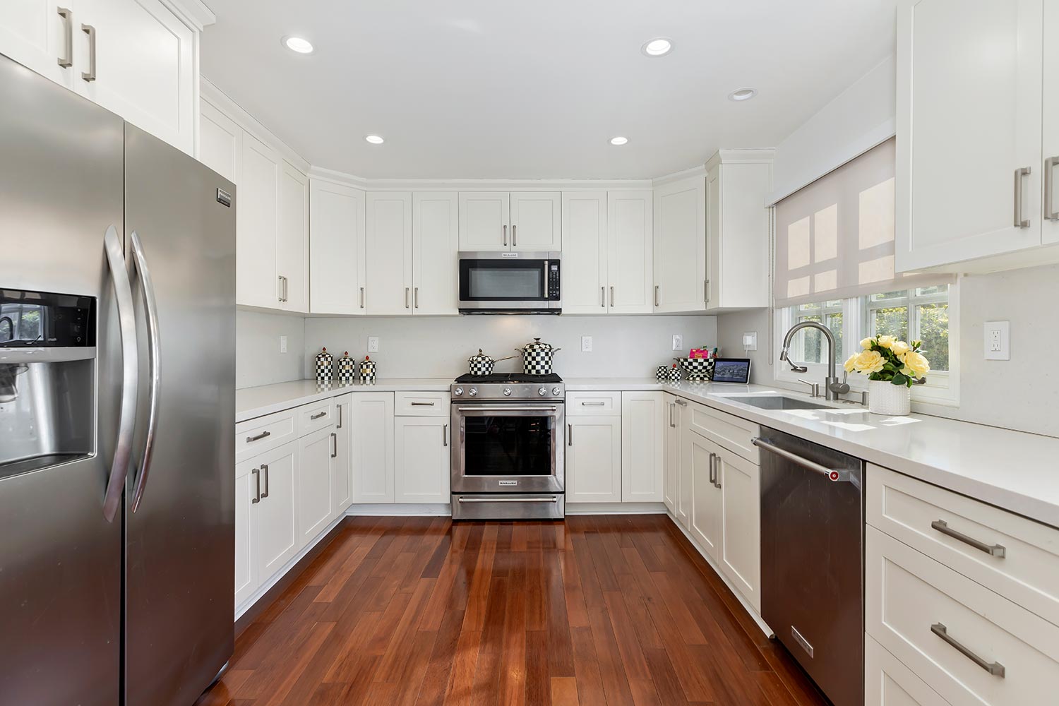 128 Georgina Avenue,Santa Monica,90402,2 Bedrooms Bedrooms,2 BathroomsBathrooms,Condominium,Georgina Avenue,1062