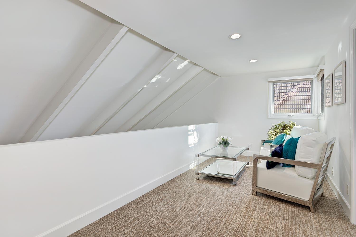 128 Georgina Avenue,Santa Monica,90402,2 Bedrooms Bedrooms,2 BathroomsBathrooms,Condominium,Georgina Avenue,1062