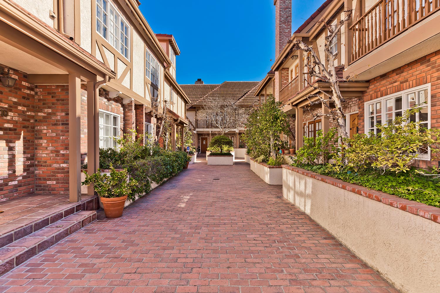 128 Georgina Avenue,Santa Monica,90402,2 Bedrooms Bedrooms,2 BathroomsBathrooms,Condominium,Georgina Avenue,1062
